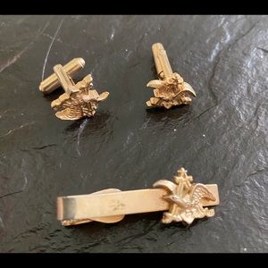 Vintage Anheuser Busch Cuff Links and tie bar